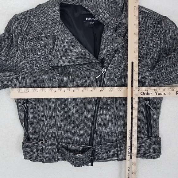 Bebe 4 Cropped Wool Moto Blazer Jacket Herringbone Belted Black/White Buckle - Picture 11 of 12